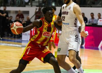 Göztepe potada alkışlarla
