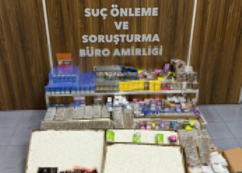 İzmir'de gümrük kaçağı sigara ve uyuşturucu operasyonu; 1 gözaltı