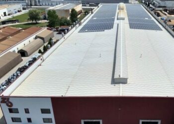 Fabrikada duvar ile malzemeler arasına sıkışan işçi öldü