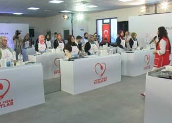 Türk Kızılay'ın 'İyilikle Pişen Hayatlar' atölyesi, bu kez Bursa'da düzenleniyor