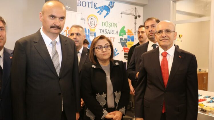 Bakan Şimşek: Teknoloji bizim için kritik bir alan