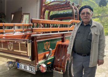 Kündekari ustasından, hurda arazi araca ahşap dokunuş