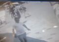 Taksim’de kazmayla esnafa saldırdılar; tekme tokat dayak yediler