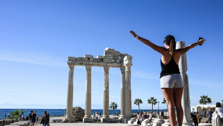 180 milyar TL'lik bayram turizmi
