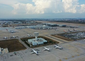 Antalya Havalimanı'na ileri seviye hava trafik kontrol sistemi