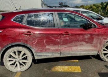 Cip, üst geçit inşaatında çalışan işçilere çarptı: 2 yaralı