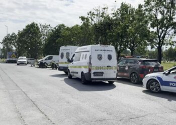 Küçükçekmece'de çalıntı motosiklet kullanan şüphelilerin suikast planını polis engelledi