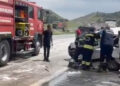 TIR, otomobile çarptı; 2 ölü, 2 yaralı