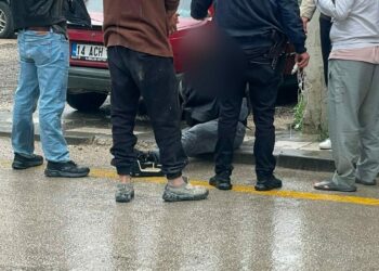 Kendisini uyaran polise saldıran yabancı uyruklu şüpheli gözaltına alındı