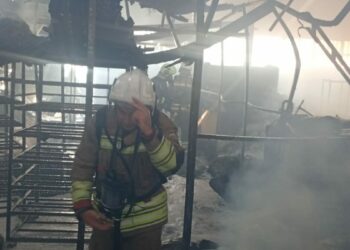 Hatay’da iş yerinde çıkan yangın söndürüldü
