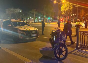 Kilis’te TIR ile motosiklet çarpıştı; 2 yaralı