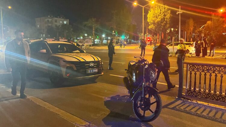 Kilis’te TIR ile motosiklet çarpıştı; 2 yaralı