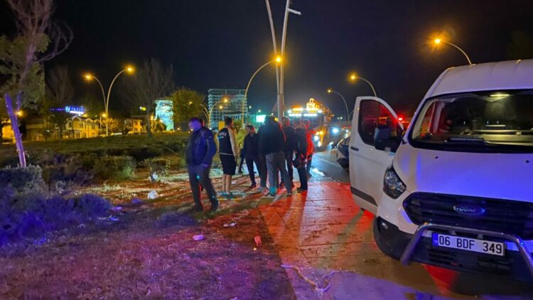 Ankara'da aydınlatma direğine çarpan motosiklet sürücüsü öldü