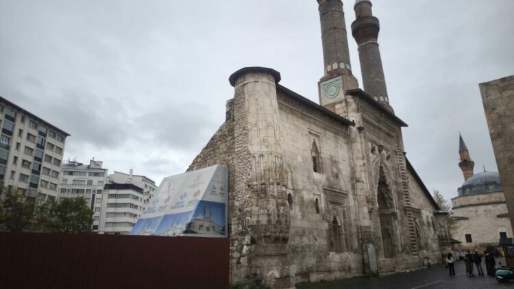 Sivas'taki Çifte Minareli Medrese'de kapsamlı restorasyon başlıyor