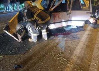 İstinat duvarına çarpan otomobilde hayatını kaybetti