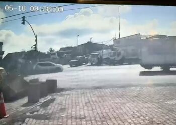 Arnavutköy’de zincirleme kaza kamerada: 1’i ağır 5 yaralı