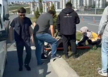 Başakşehir'de hafif ticari aracın çarptığı kadın yaralandı