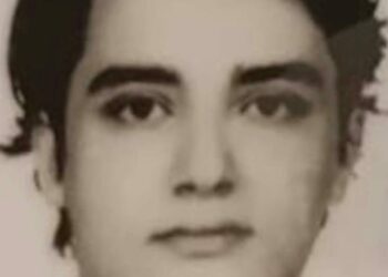 Annesini 20, babasını 10 bıçak darbesiyle öldüren şüpheli: Kriz anında yaptım