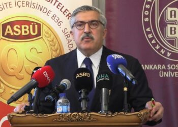 AK Parti'li Yayman: Dijital ağların toplumla yeni bir sözleşme yapması gerekmektedir