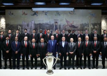 Cumhurbaşkanı Erdoğan, Süper Lig şampiyonu Galatasaray'ı kabul etti