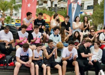 Kuşadası'nda 19 Mayıs coşkusu