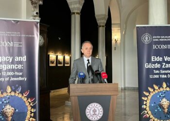 Ankara'da 'Takı Sanatının 12 Bin Yıllık Öyküsü' sergisi açıldı