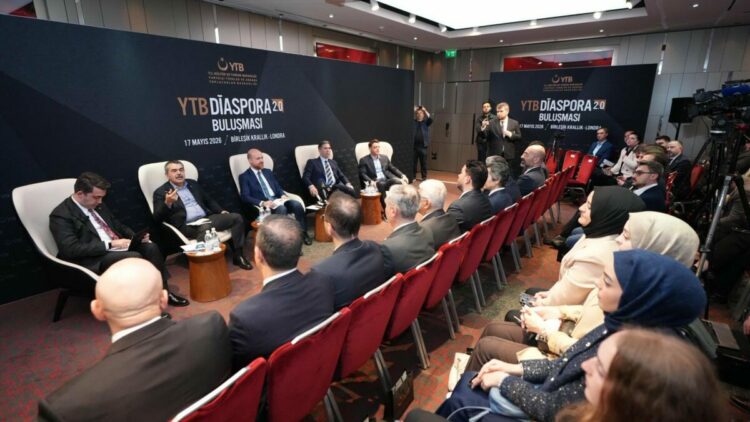 Bakan Tekin, Londra'da 'YTB Diaspora 2.0 Buluşması'nda konuştu
