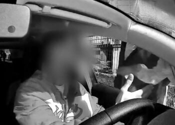 Taksiciler, uygulamayla yolcu taşıyan sürücü ile kadın yolcuya korku dolu anlar yaşattı