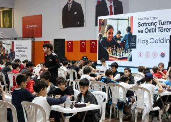Ümraniye'de Okullar Arası Satranç Turnuvası yapıldı