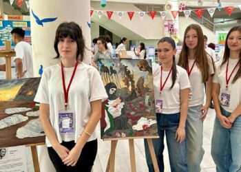 Öğrenciler ünlü ressamların gözüyle 'Gazze'yi' resmetti