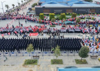 Samsun’da 19 Mayıs kutlamalarında ‘Bayrak Devir Teslim’ töreni