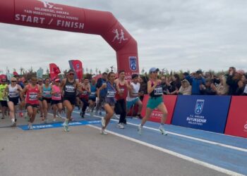 Ankara'da 'Geleneksel 19 Mayıs Ankara Yarı Maratonu' ve 'Halk Koşusu'