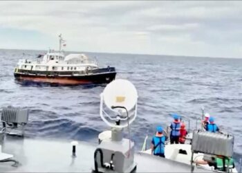 Arızalanan Sumud teknesine Türk Sahil Güvenliği yardım etti