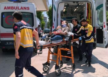 Otomobil takla attı; 1’i çocuk, 5 yaralı