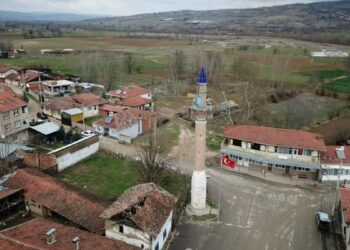Camisiz minare, mahallenin sembolü oldu