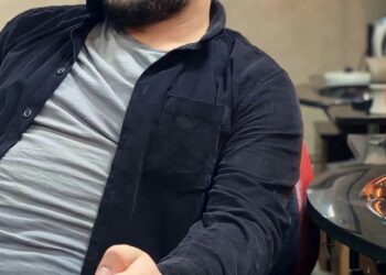 Cami önünde başından vurulmuş halde ölü bulundu