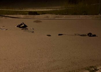 Motosikletlinin otomobil bagajına bıraktığı çanta, fünye ile patlatıldı