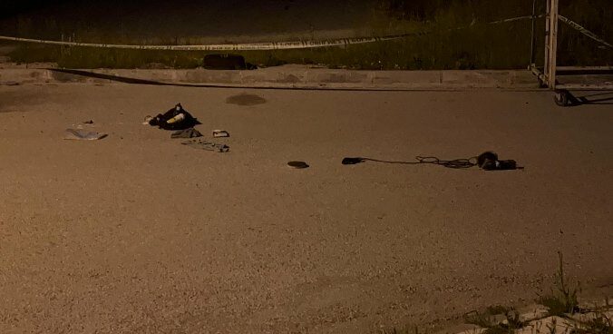 Motosikletlinin otomobil bagajına bıraktığı çanta, fünye ile patlatıldı