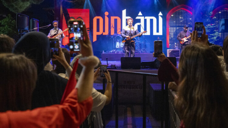 Üsküdar’da 19 Mayıs coşkusu Pinhani konseriyle yaşandı