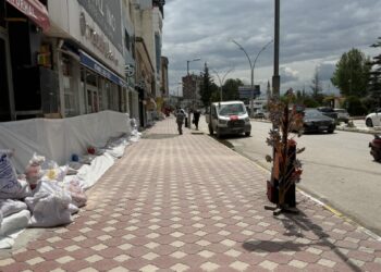 Almus Barajı’nda taşkın alarmı: Turhal’da esnaf kepenk kapattı