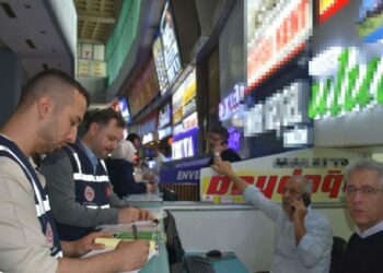 İzmir'de otogar ve toptancı hallerinde bayram öncesi denetim; işletmelere ceza yağdı
