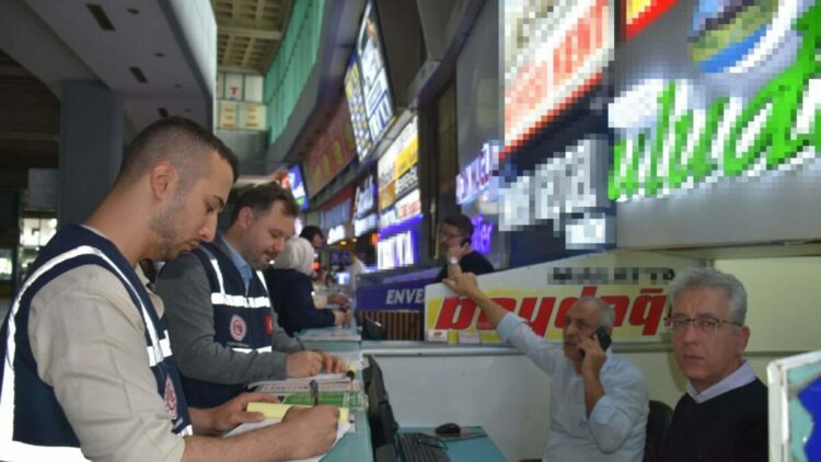 İzmir'de otogar ve toptancı hallerinde bayram öncesi denetim; işletmelere ceza yağdı