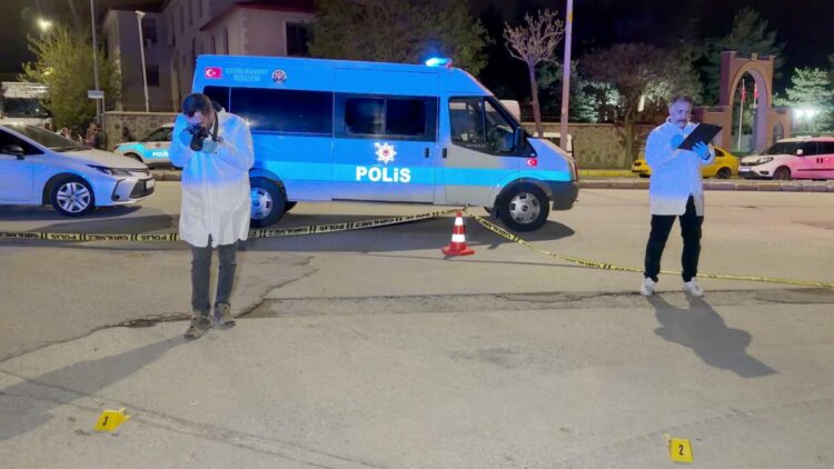 Cami önündeki cinayetin şüphelisi, kahvehane işletmecisini vuran kişi çıktı