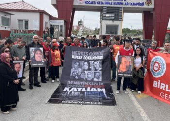 7 işçinin öldüğü kozmetik fabrikasındaki yangına ilişkin davanın 2'nci duruşması başladı