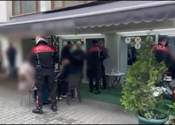 Çay ocağında fuhşa aracılık yapanlara operasyon: 4 tutuklama