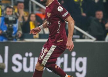 Göztepe, Efkan'la 1 yıl daha devam