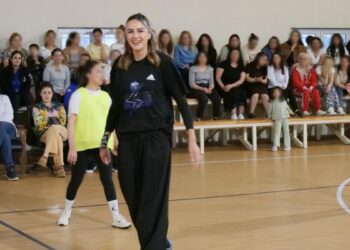 Meryem Boz, kadın hükümlü ve tutuklularla bir araya geldi