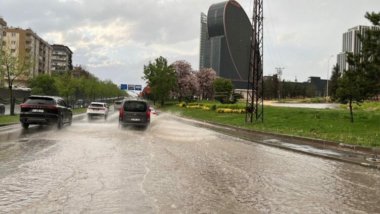 Gaziantep'te sağanak etkili oldu