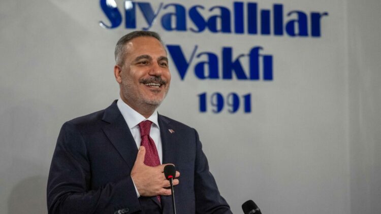 Bakan Fidan, Siyasallılar Vakfı'nı ziyaret etti