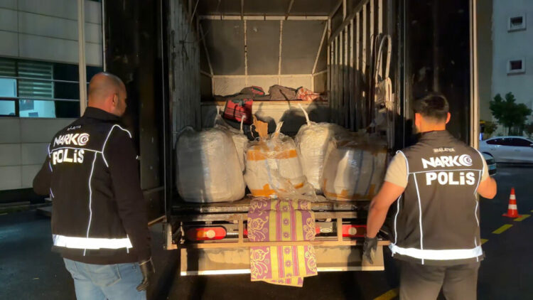 Malatya'da 166 bin uyuşturucu hap ele geçirildi; 2 gözaltı